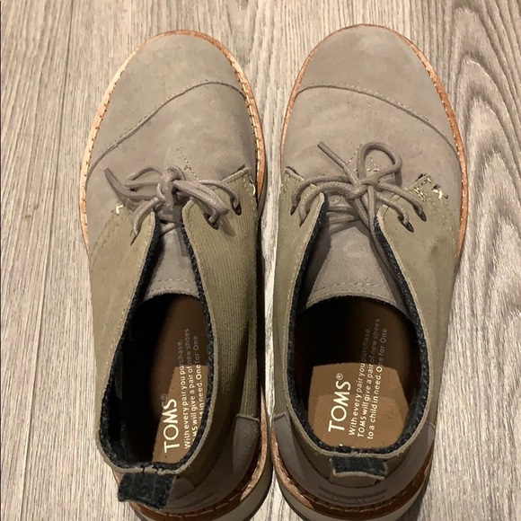 TOMS Men’s Chukka Boots - Tan Size 8